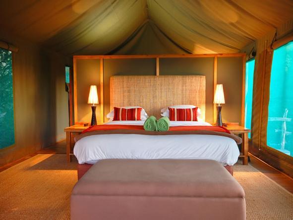 HillsNek Safaris - Bedroom1
